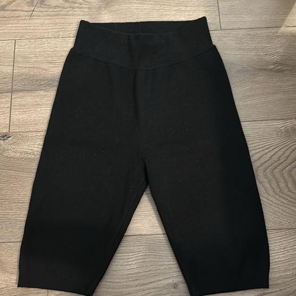 Aritzia Wilfred Knit Bike Shorts - Picture 1 of 1